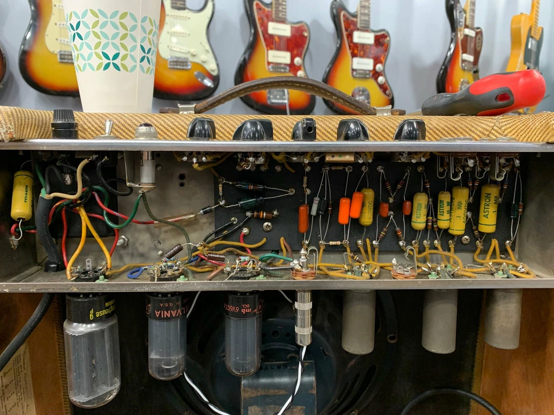 Budget โญ Empire Guitars 1959 Fender Tremolux Amps ๐ 6 Empire Guitars 1959 Fender Tremolux Amps