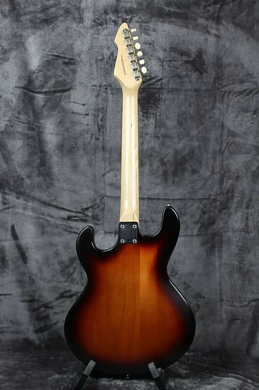 Budget ✔️ Empire Guitars 1981-83 Peavey T-15 With Amp Case ✨ 5 Empire Guitars 1981-83 Peavey T-15 With Amp Case